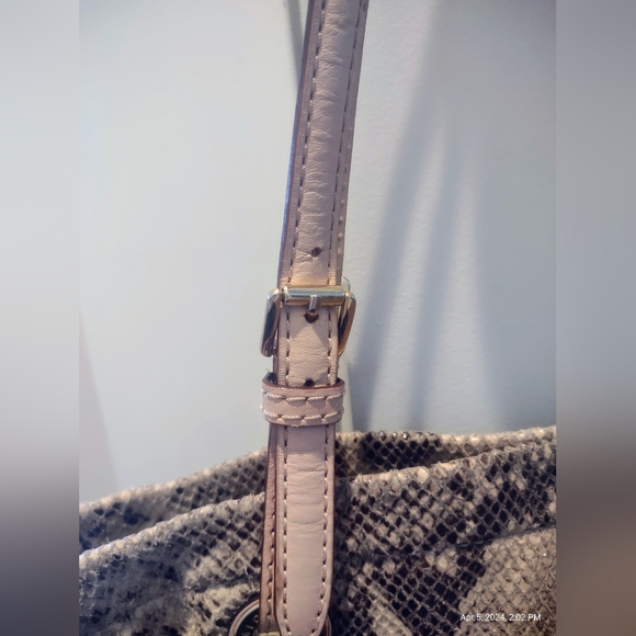 Michael kors purse - Picture 4 of 6